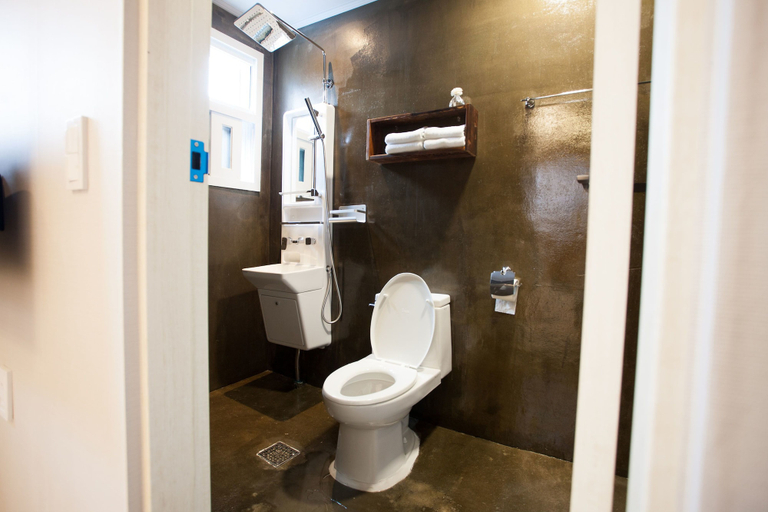 Bathroom 4, Daemyung Guesthouse, Jeonju