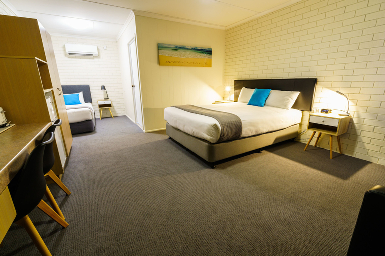 Bedroom 3, Comfort Inn on Main Hervey Bay, Hervey Bay - Pt A
