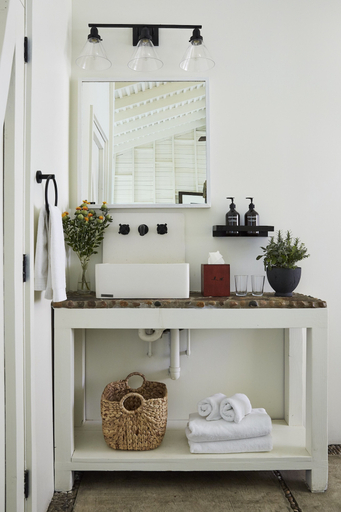 Bathroom 5, Sparrows Lodge, Riverside