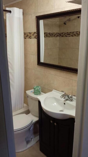 Bathroom 4, Royal Inn, Erie