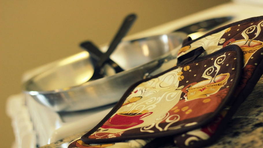 Food & Drinks, Affordable Suites Mooresville LakeNorman, Iredell