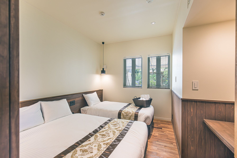 Bedroom 3, Mihana Onna-Son, Onna