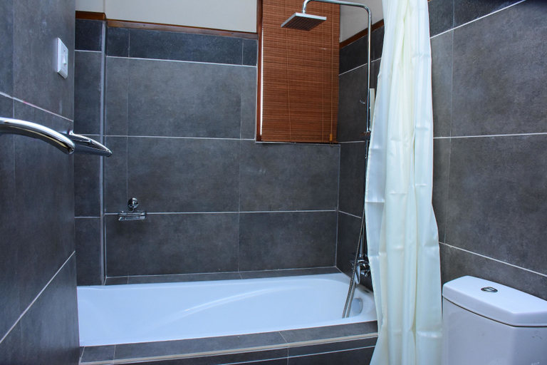 Bathroom 3, Hill Roost, K.F.G. & G. Korale