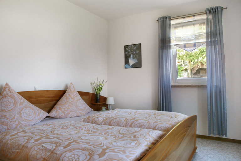 Bedroom 2, Paltian Ferienhäuser, Bad Kissingen