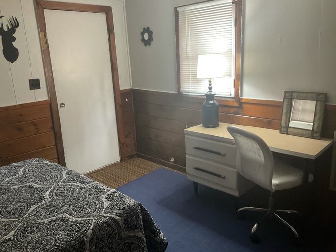 Bedroom 2, Fireside Village Cabins, Otsego