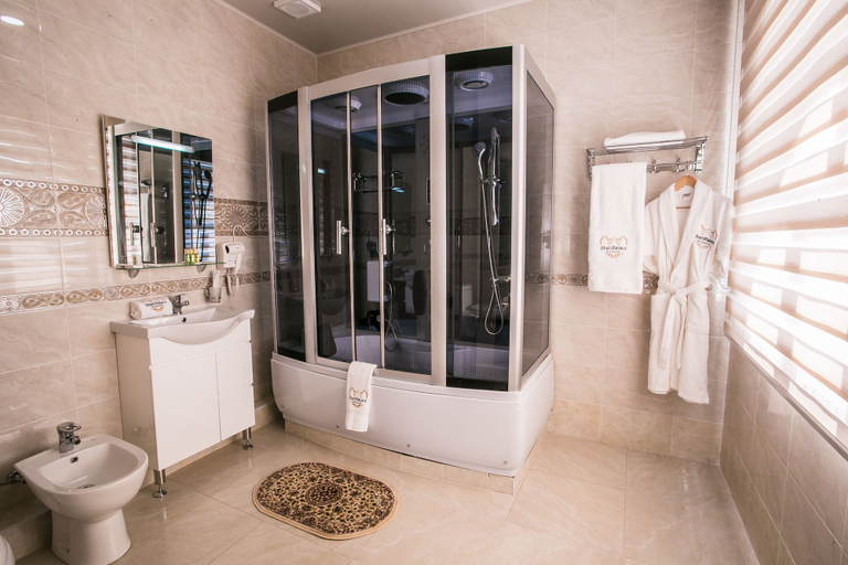 Bathroom 5, Shah Palace Hotel, Bishkek