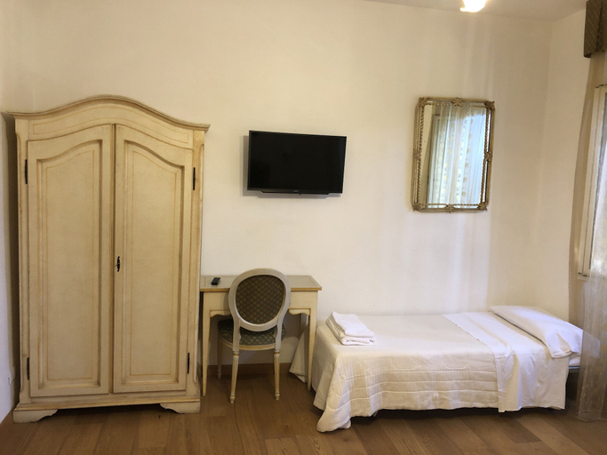 Bedroom 4, Hotel Il Fondaccio, Bologna