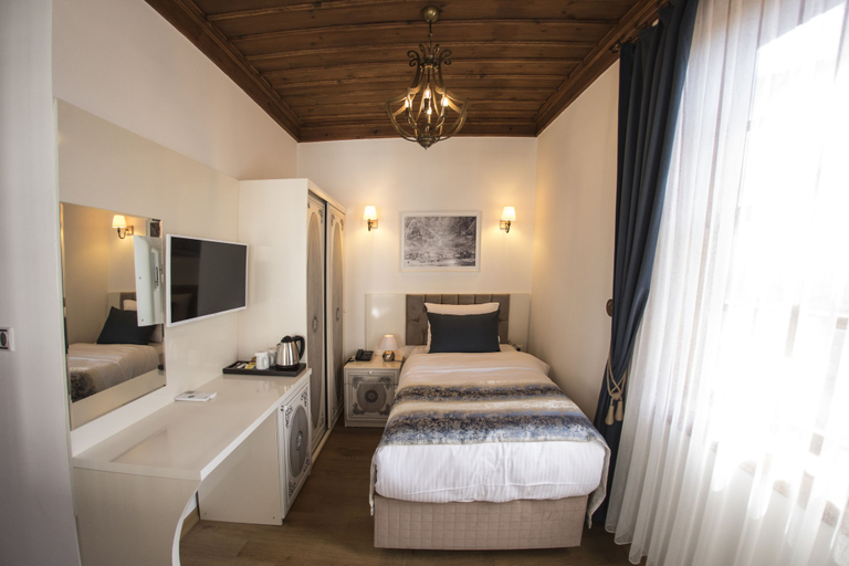 Bedroom 4, Bayezid Han Konak, Merkez