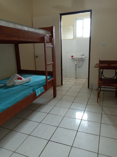 Bedroom 2, Tropicana Motel & Backpackers, Luganville