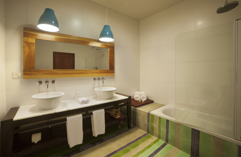 Bathroom 4, Hotel Huacalera, Tilcara