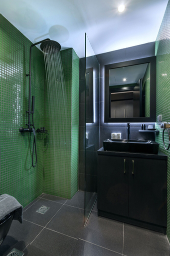 Bathroom 5, Nin&Bau Sarri 2, Attica
