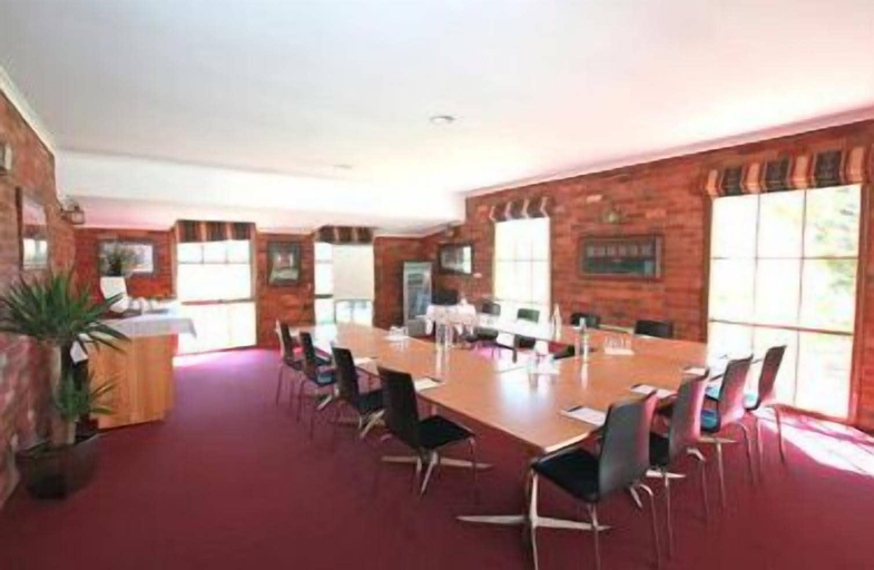 Food & Drinks, Mansfield Valley Motor Inn, Mansfield