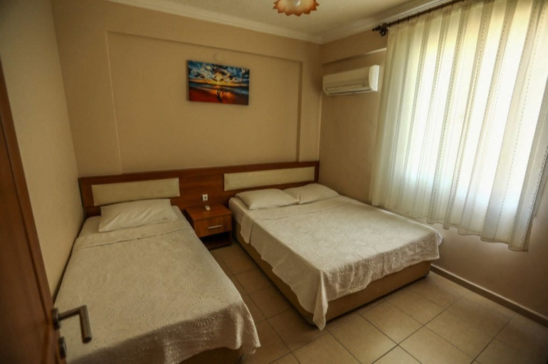 Bedroom 2, Kizkalesi Sari Konak Apart Otel, Silifke