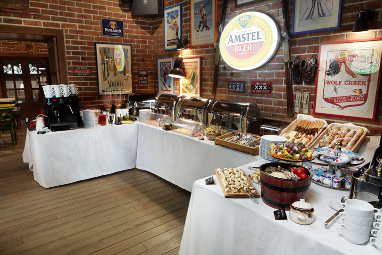Food & Drinks 5, AmstelSki Hotel, Nadvirnians'kyi