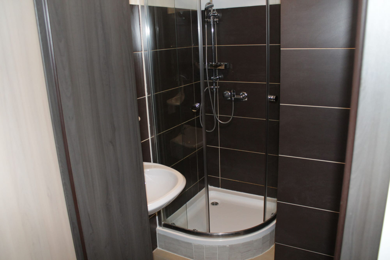 Bathroom 4, Pension Michelangelo, Eisenach