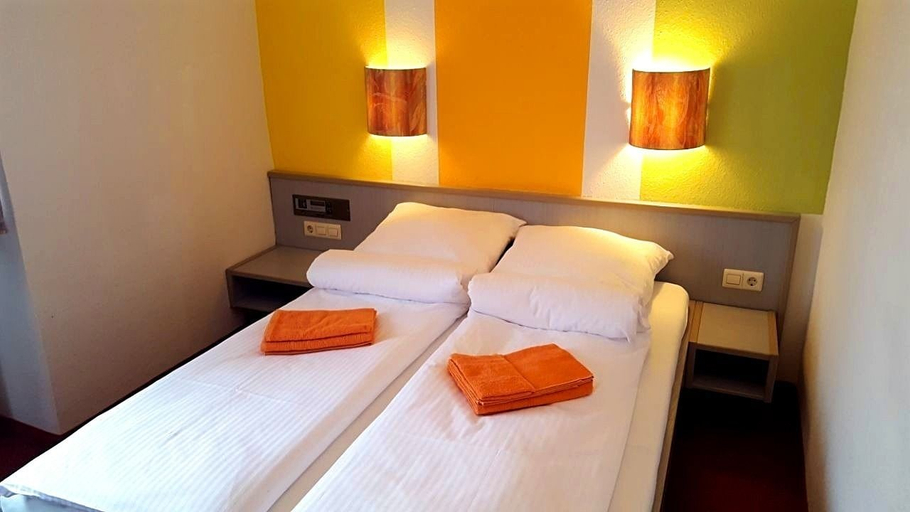 Bedroom 2, Gasthof Franziska, Stuttgart