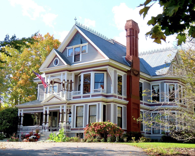 Exterior & Views