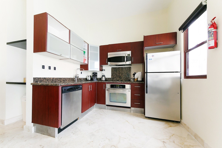 Others 3, El Faro 3 BR Beachfront with Private Pool, Cozumel