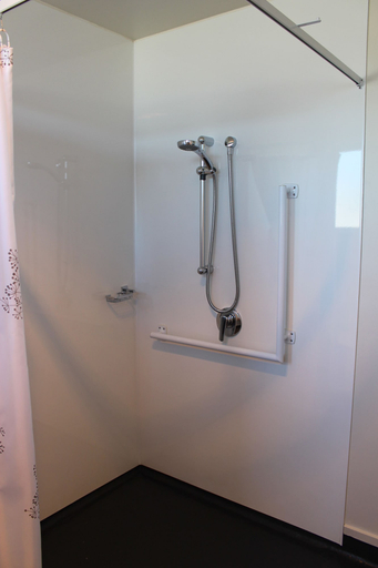 Bathroom 4, Alpine Rose Greymouth Motel, Grey