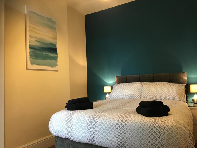 Bedroom 2, Royle House, Cheshire West and Chester
