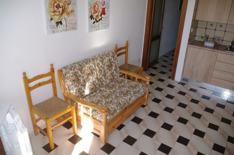 Others 4, Casa Serrano, Sassari