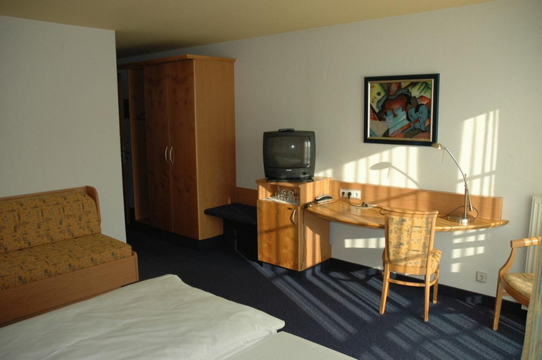 Bedroom, Landgasthof Hirsch, Rems-Murr-Kreis