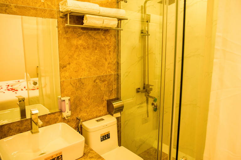 Bathroom 5, Golden hotel, Hai Bà Trưng