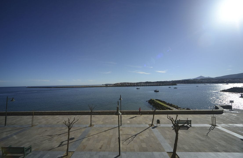 Others 4, Paseo Butrón by Basquelidays, Guipúzcoa