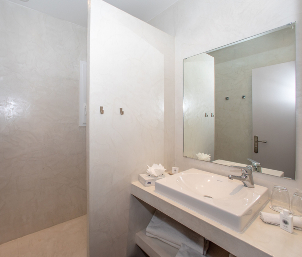 Bathroom 3, FONT MOURIER(FORMERLY BEST WESTERN RELAIS DE FONT MOURIER), Var