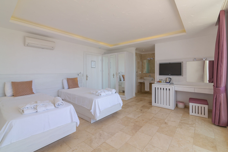 Bedroom 3, Kalkan Oasis Hotel - Adults Only, Kaş