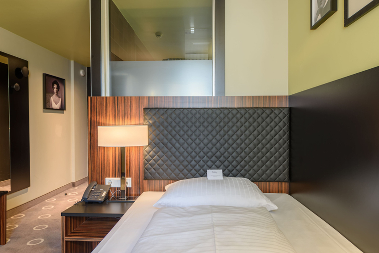 Bedroom 3, The Frankfurt Hotel, Frankfurt am Main
