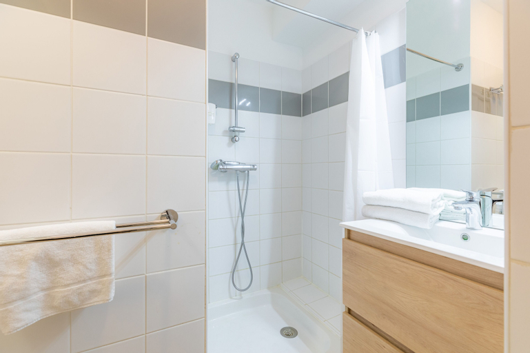 Bedroom 4, Appart'City Classic Bourg en Bresse, Ain