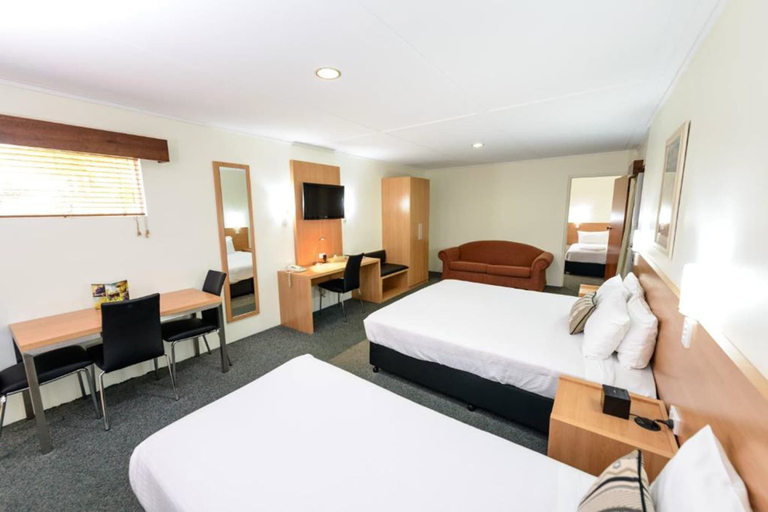 Bedroom 3, Bundaberg International Motor Inn, Bundaberg