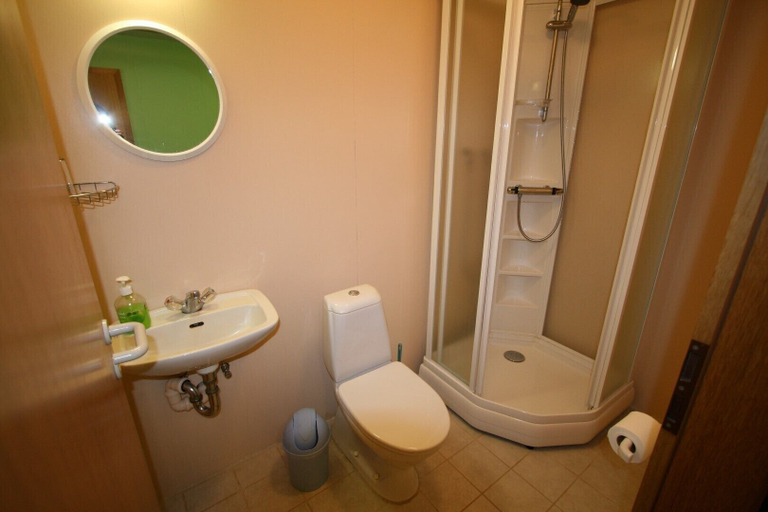 Bathroom 4, Skarð, Breiðdalshreppur