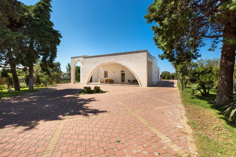 Exterior & Views 2, Villa Emary, Brindisi