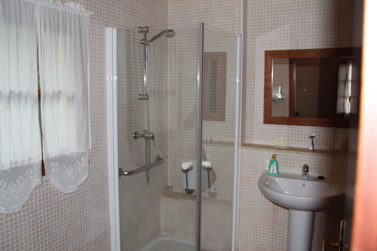 Bathroom 4, Casa Rural A Cobacha, A Coruña