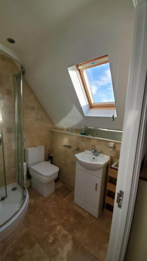 Bathroom, Bicester GF Serviced Accommodation, Oxfordshire