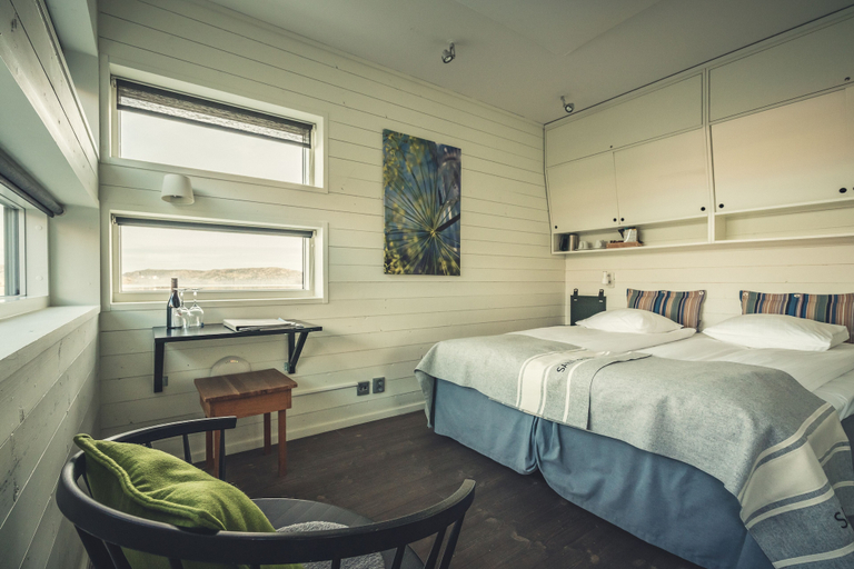 Bedroom 4, Salt & Sill, Tjörn