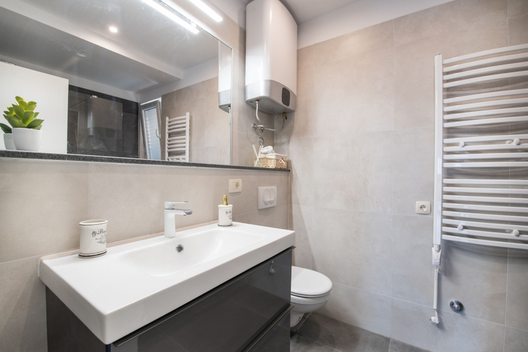 Bathroom 3, Apartments Cingulice, Kaštela