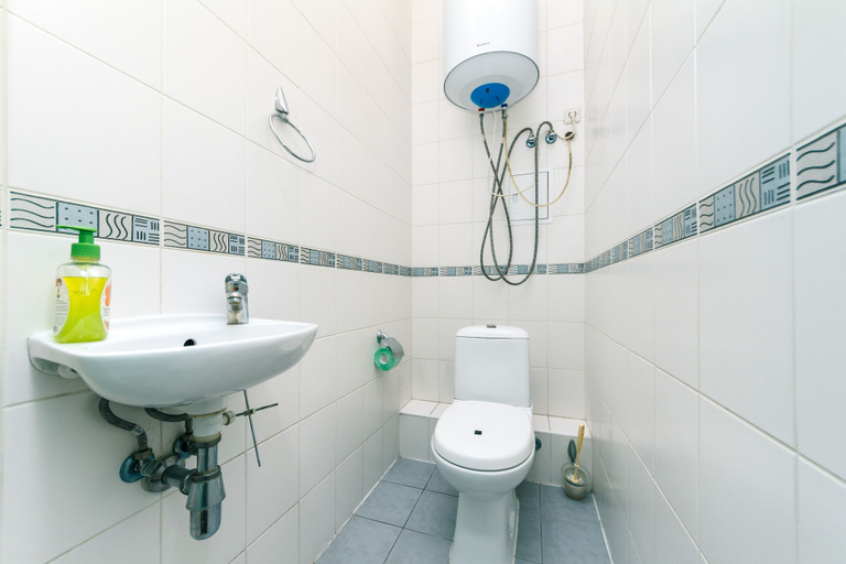 Bathroom 3, Apartments Kreshchatik 27-28, Shevchenkivs'kyi