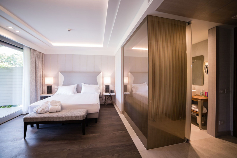 Bedroom 3, Splendido Bay Luxury Spa Resort, Brescia