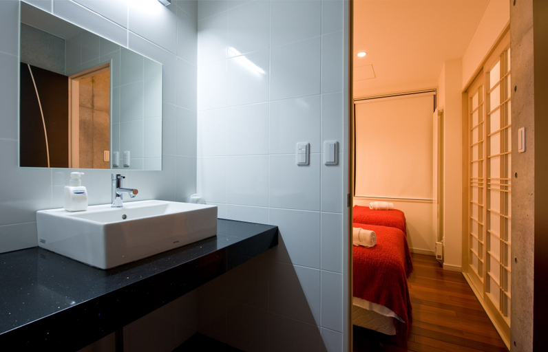 Bathroom 4, Udelka A, Kutchan