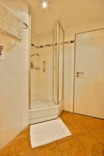 Bathroom 5, Landgasthof Hirsch, Rems-Murr-Kreis