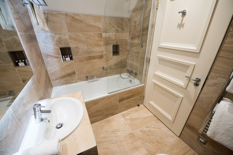 Bathroom 5, Gleddoch Golf & Spa Resort, Renfrewshire