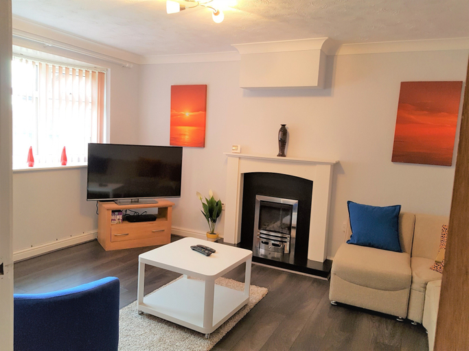 Others 4, Penllech House - Huku Kwetu, Nottingham