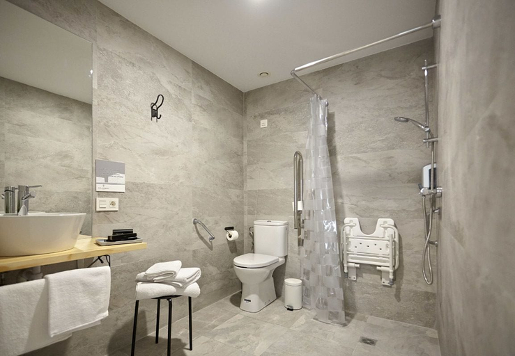 Bathroom 5, Pension Peñaflorida, Guipúzcoa