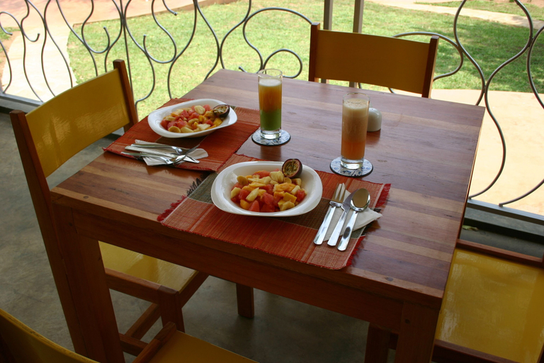 Others 5, Dutchess, Fort Portal