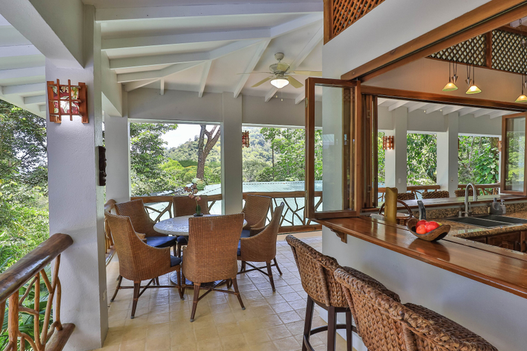 Food & Drinks 5, Casa de Paz - Portasol Living, Aguirre