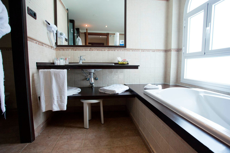 Bathroom 5, Paradise Park Fun Lifestyle Hotel, Santa Cruz de Tenerife