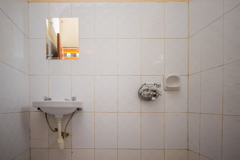 Bathroom 3, Kings Hotel Kabale, Kabale